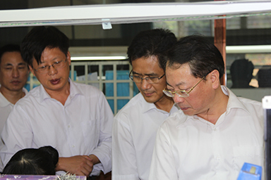 福建省紀(jì)委副書記、監(jiān)察廳廳長陳善光一行視察虹潤公司