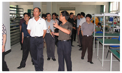 福建省委常委、政法委書(shū)記徐謙一行視察虹潤(rùn)公司